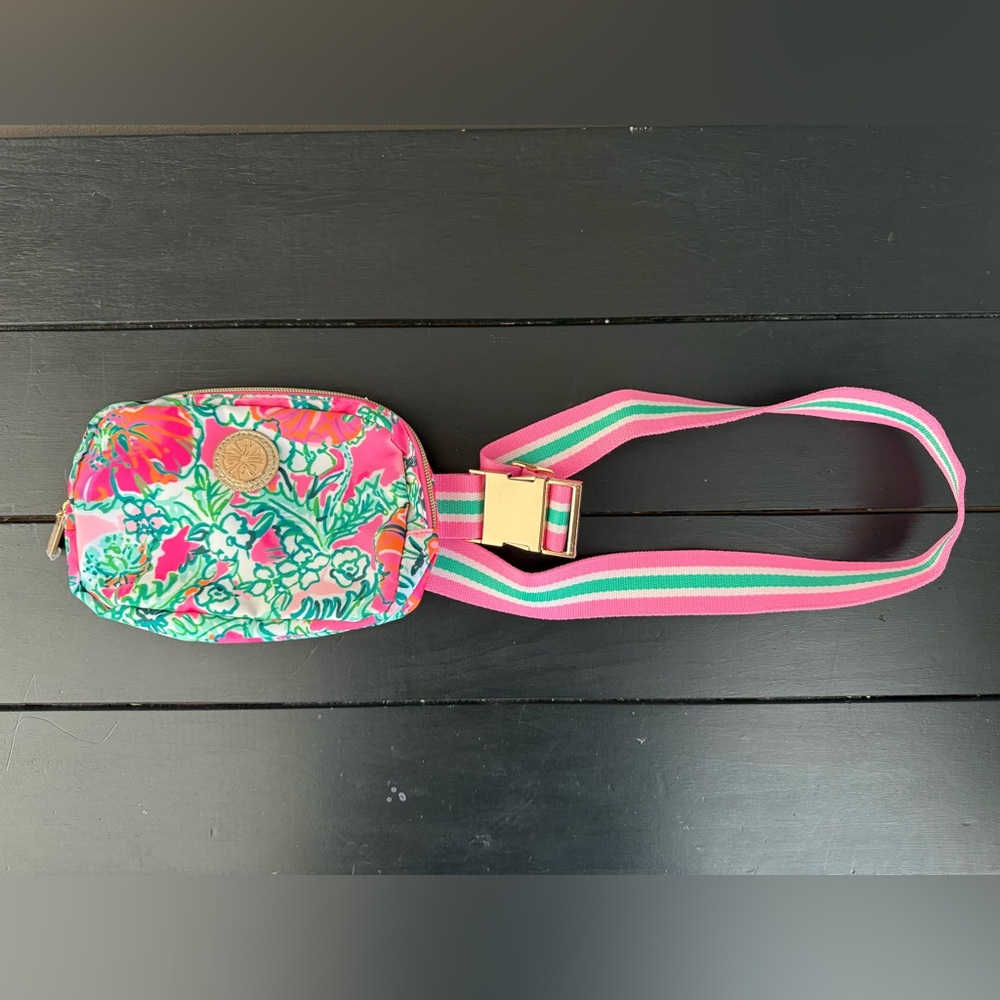 Lilly Pulitzer zip-crossbody